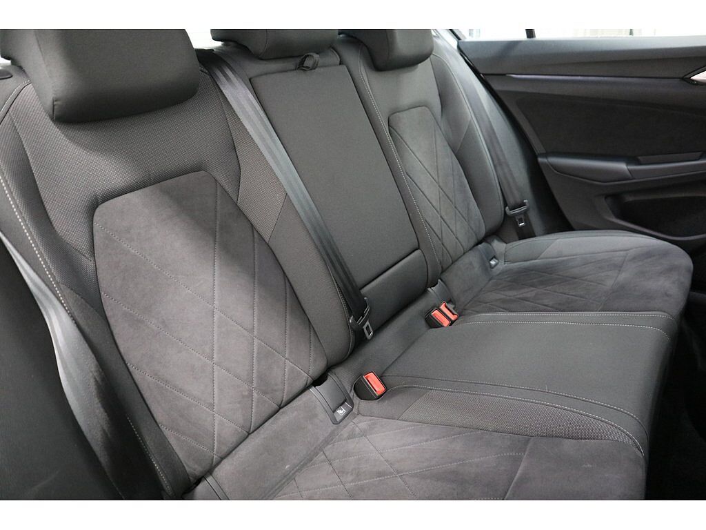 Volkswagen Golf MK8 Hatchback 5-Dr 1.5 TSI (130ps) Style EVO