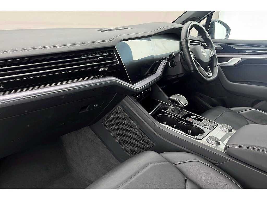 Volkswagen Touareg V6 Black Edition 3.0 TDI 286PS 4MOTION 8-speed Auto Tiptronic 5 Door