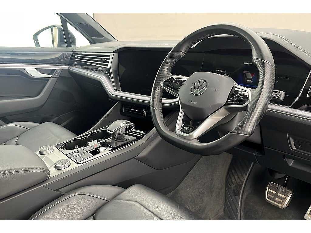 Volkswagen Touareg V6 Black Edition 3.0 TDI 286PS 4MOTION 8-speed Auto Tiptronic 5 Door