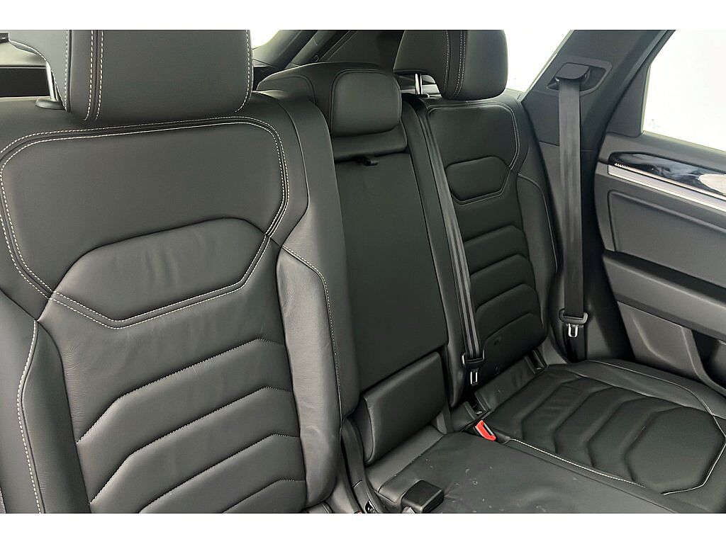 Volkswagen Touareg V6 Black Edition 3.0 TDI 286PS 4MOTION 8-speed Auto Tiptronic 5 Door
